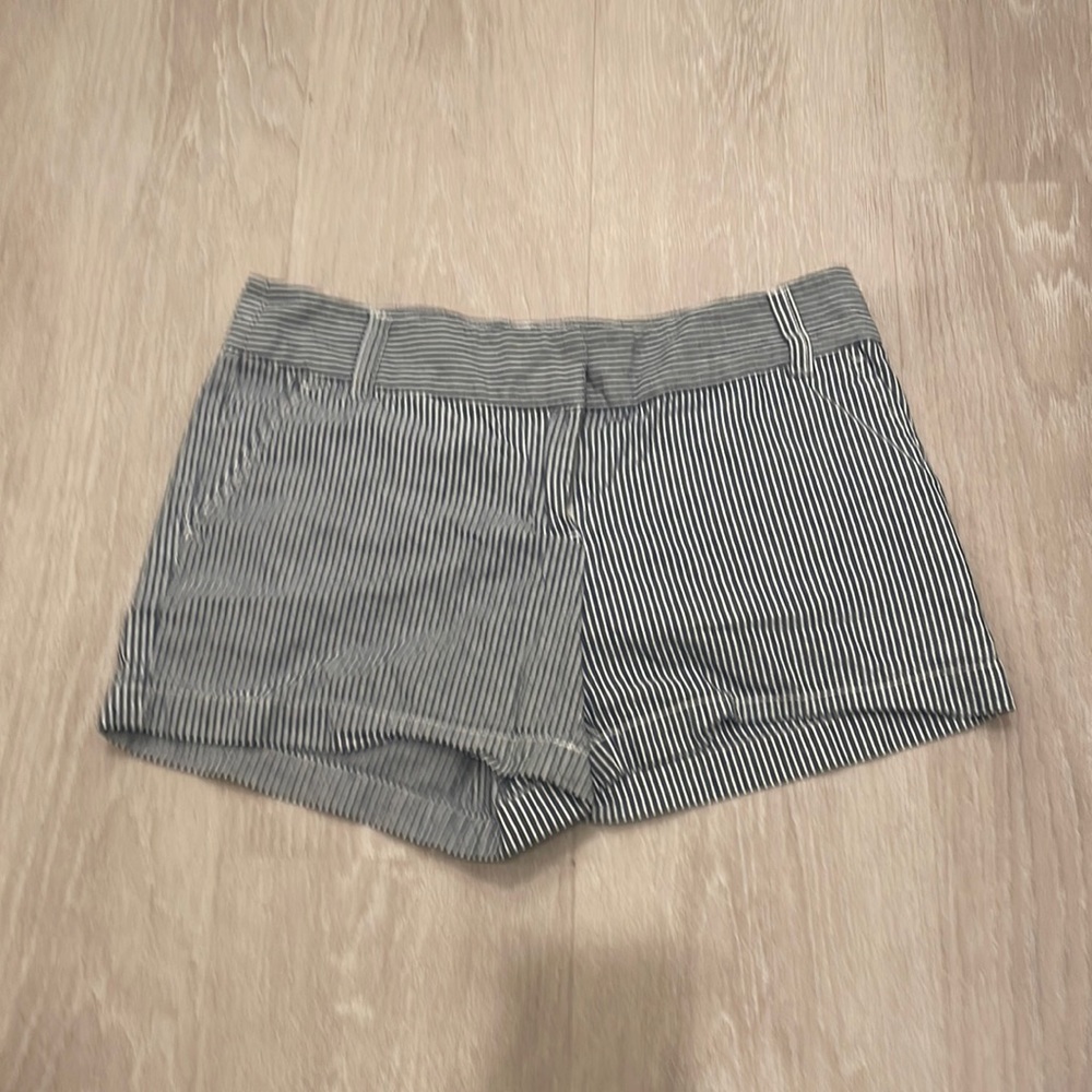 Dalia Collection blue pinstripe shorts. Size 4